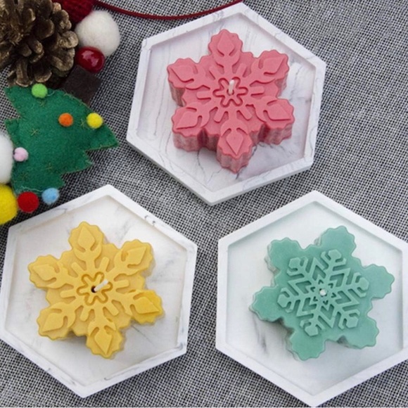 Multi use silicone snowflake molds - set of 2 NIB - Picture 5 of 7